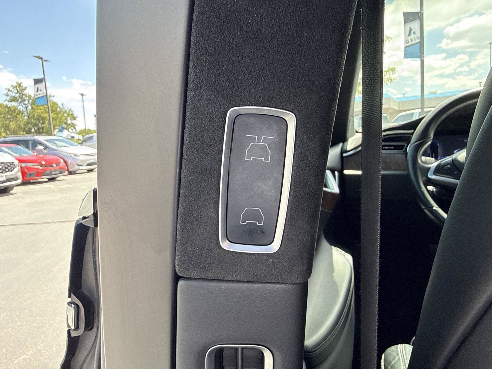 Used 2017 Tesla Model X 90D AWD/4WD image 22