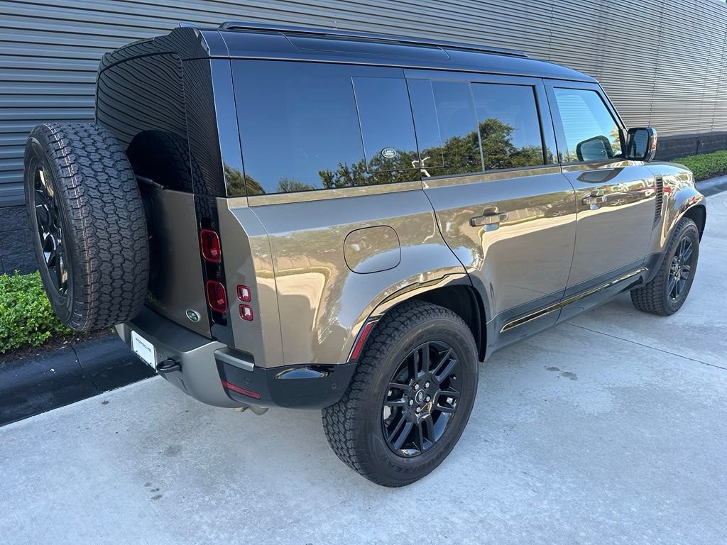 Used 2023 Land Rover Defender 110 X-Dynamic SE AWD/4WD image 10