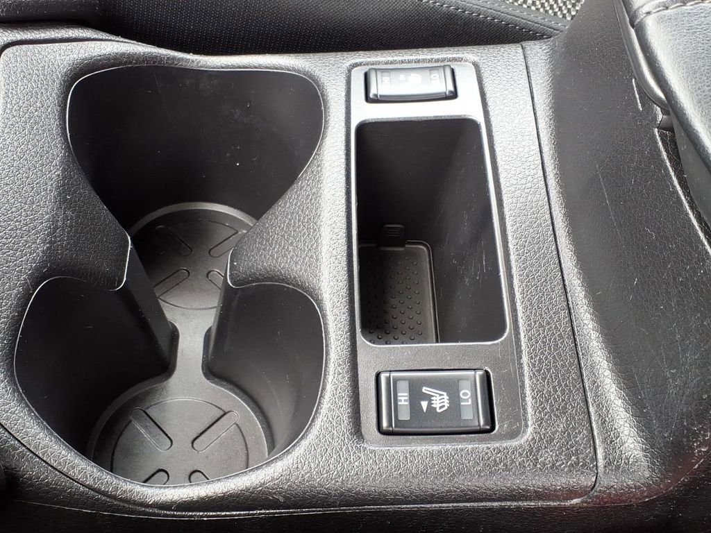 Used 2021 Nissan Rogue Sport SV AWD/4WD image 17