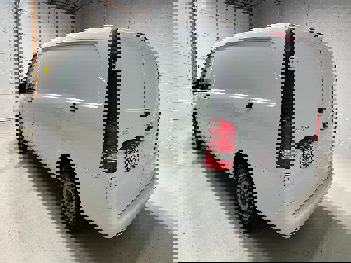 Used 2023 Mercedes-Benz Metris image 16