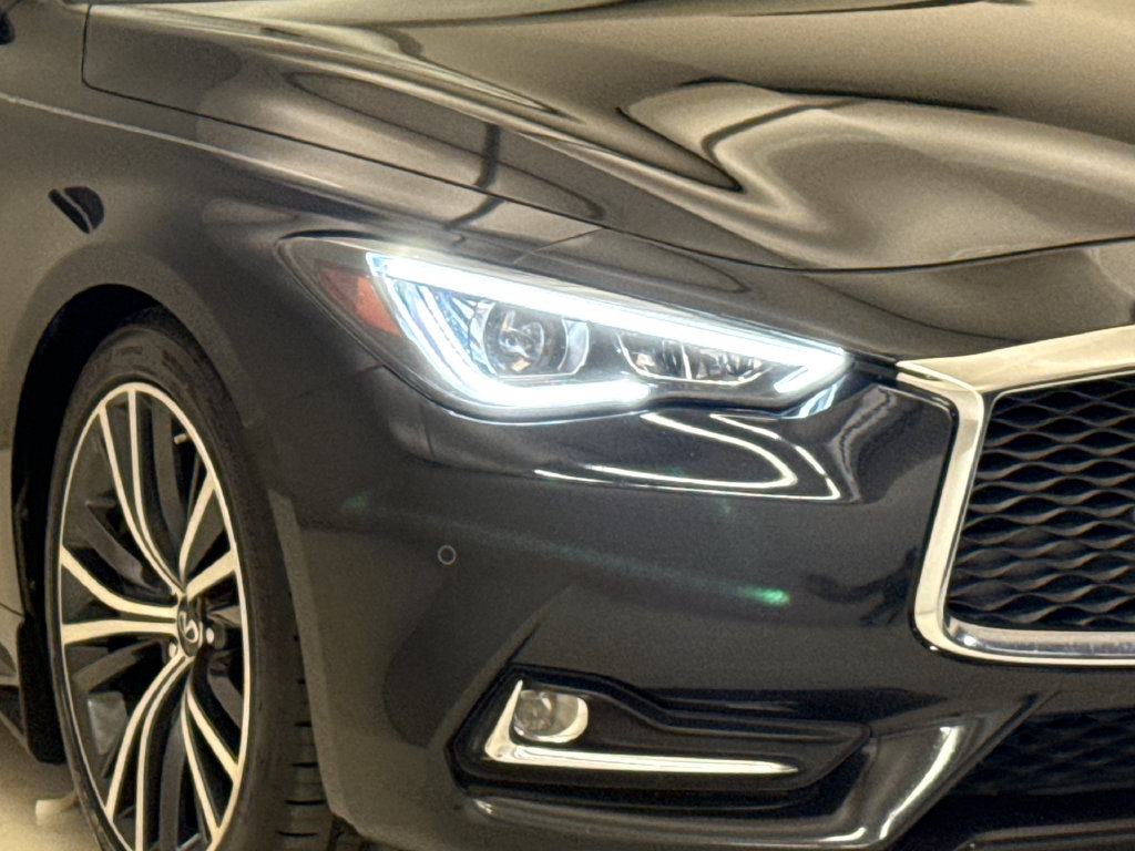 Used 2021 INFINITI Q60 3.0t Luxe w/ Essential Package RWD image 5