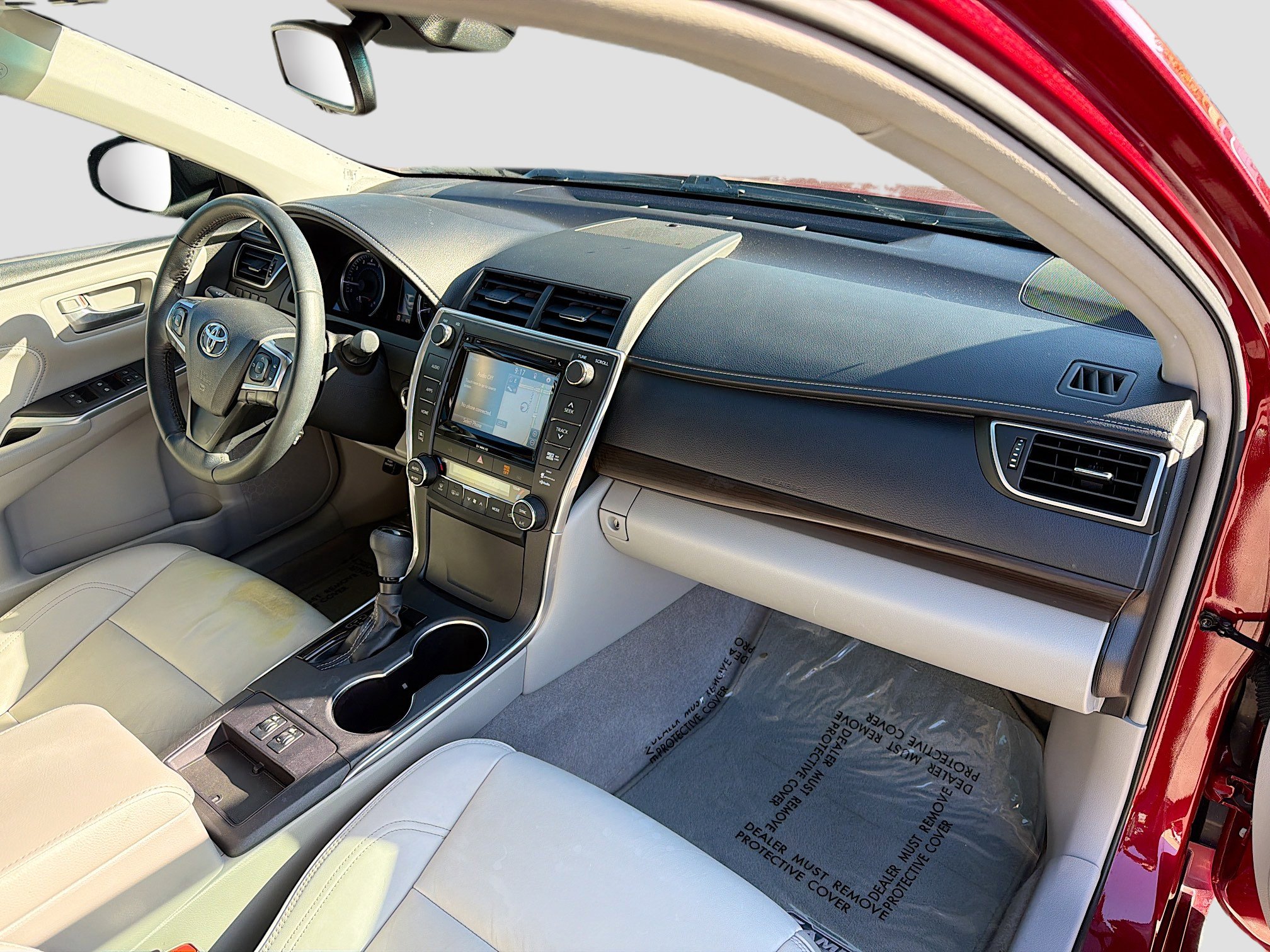 Used 2017 Toyota Camry XLE w/ Moonroof Package image 13