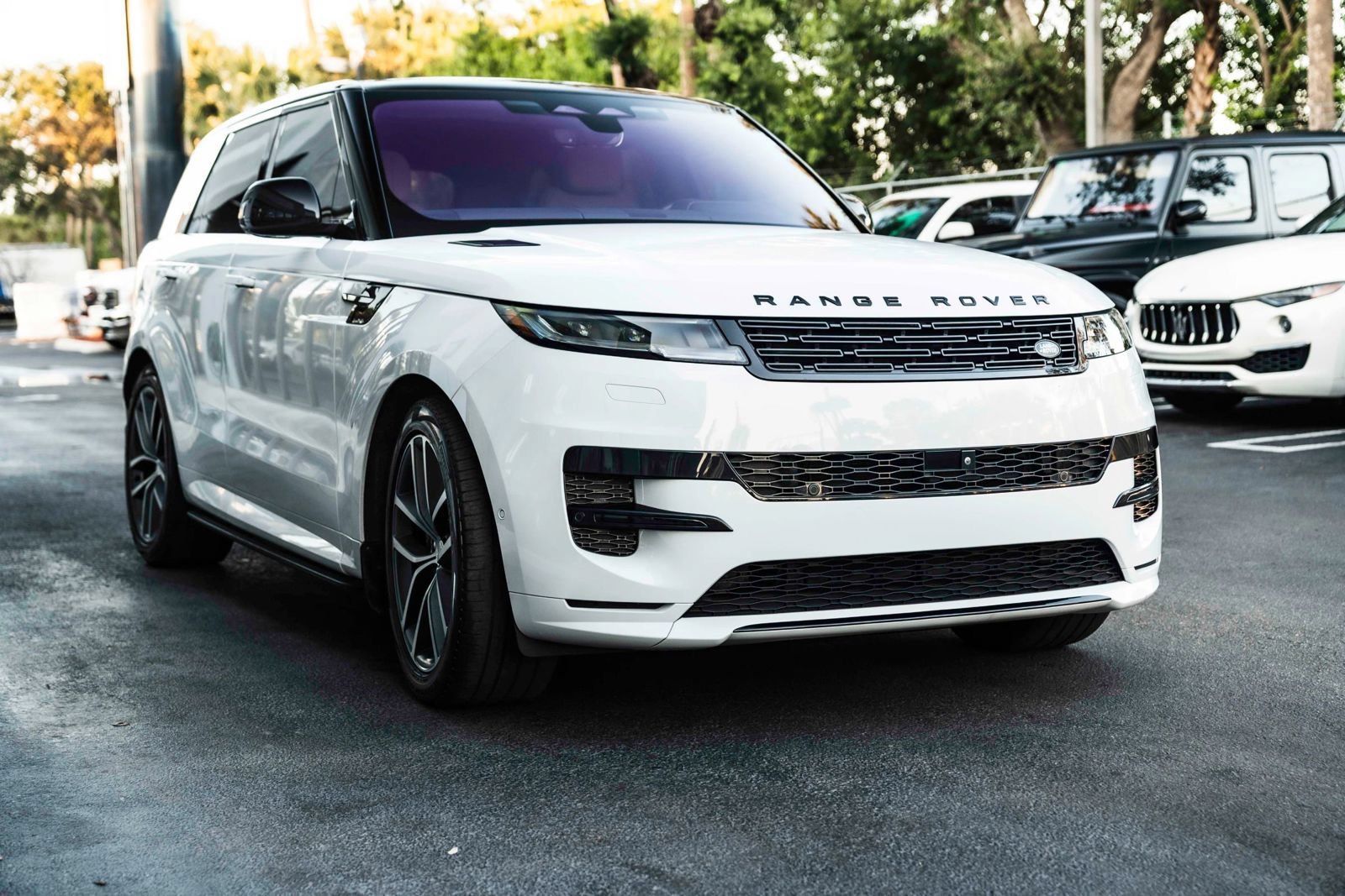 Used 2023 Land Rover Range Rover Sport SE Dynamic AWD/4WD image 5