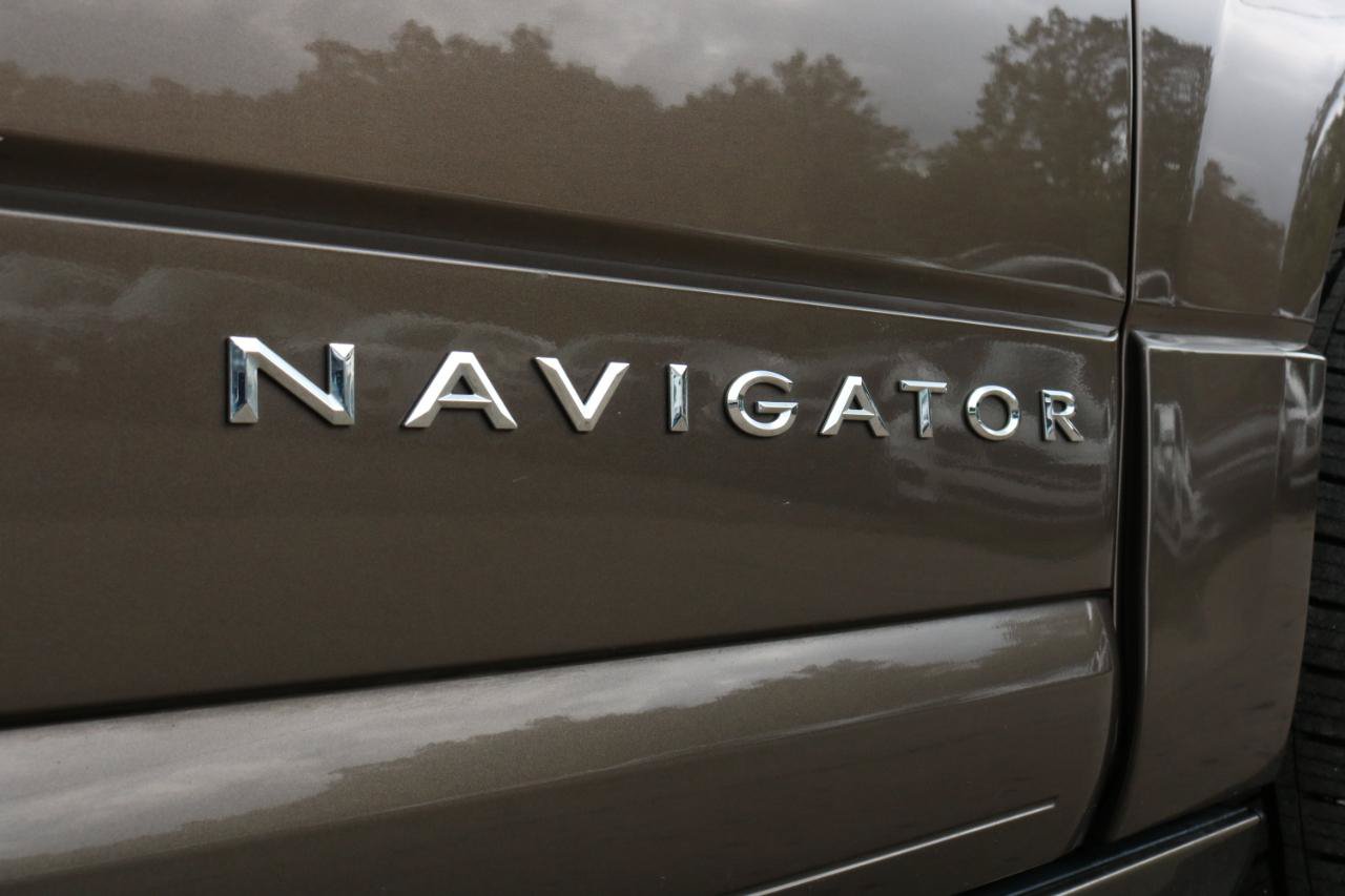 Used 2017 Lincoln Navigator Select AWD/4WD image 7