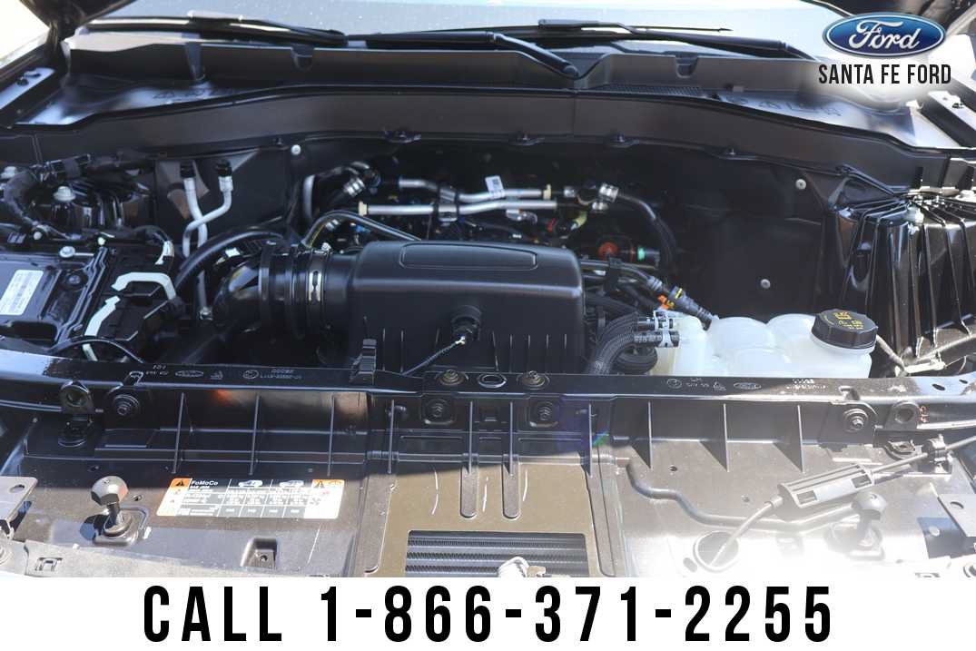 New 2024 Ford Explorer XLT w/ Equipment Group 202A AWD/4WD image 15