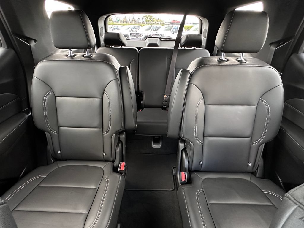Used 2023 Chevrolet Traverse LT w/ LT Premium Package AWD/4WD image 24