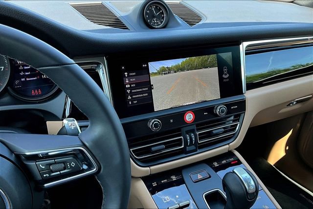 Used 2026 Porsche Macan image 14