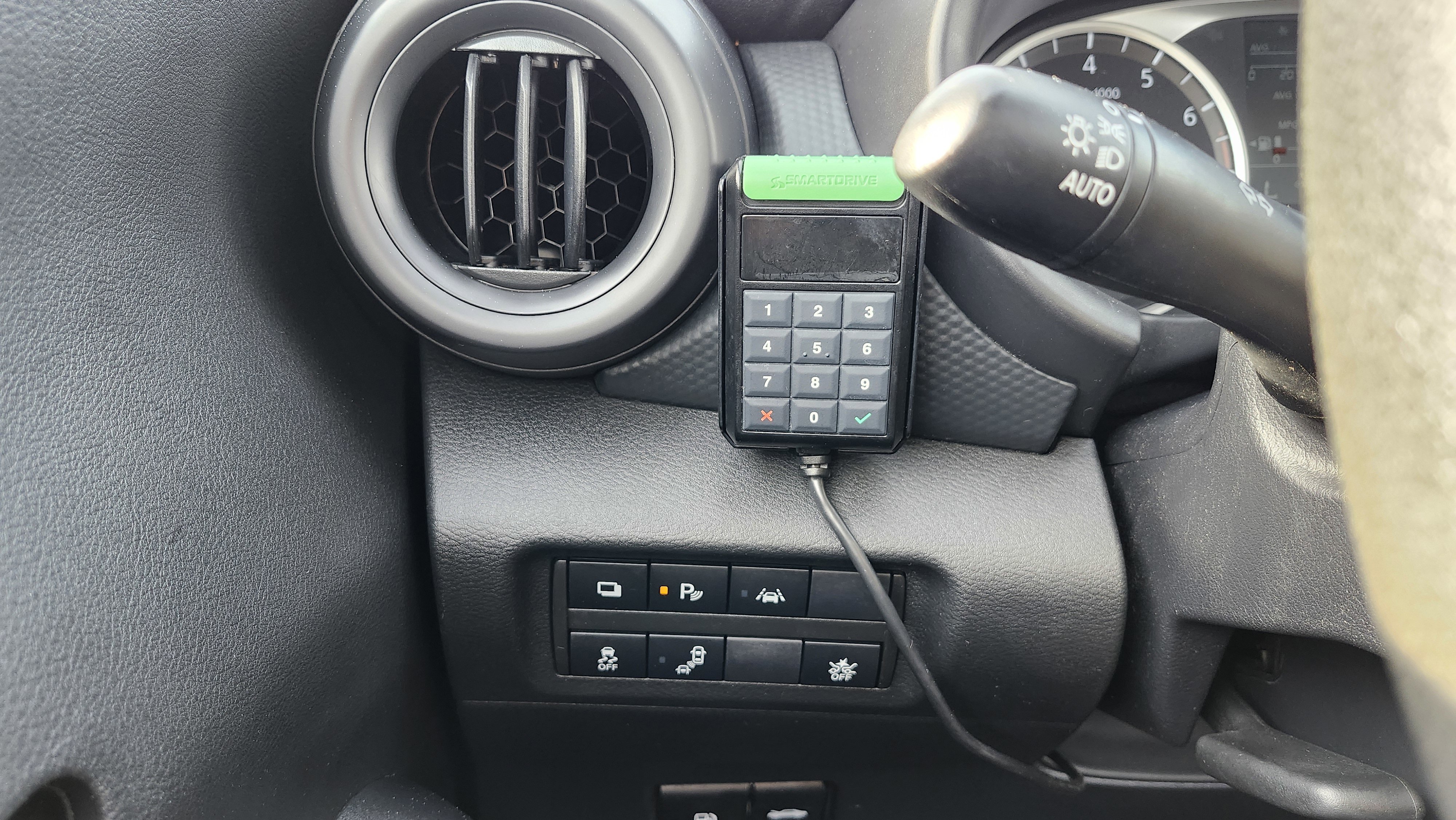 Used 2021 Nissan Kicks S image 32