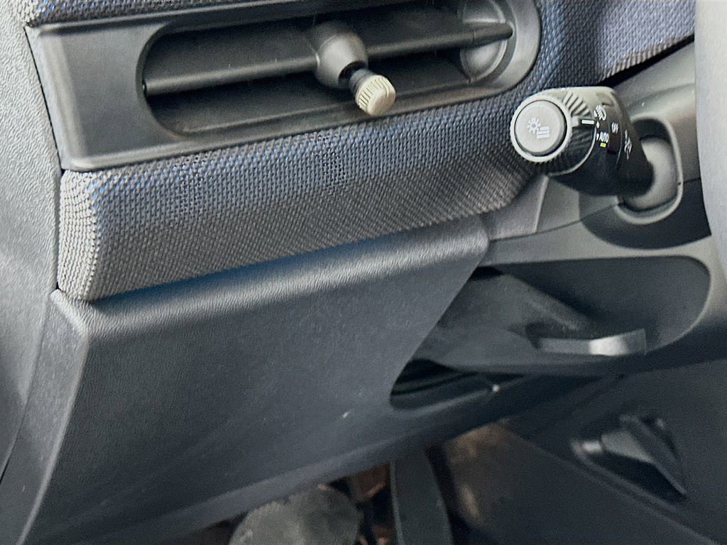 Certified 2025 MINI Cooper 4-Door Hardtop image 10