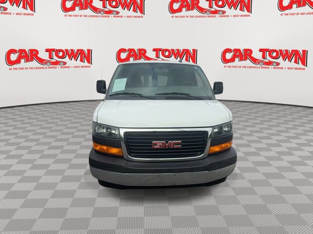 Used 2023 GMC Savana 2500 w/ Driver Convenience Package image 3