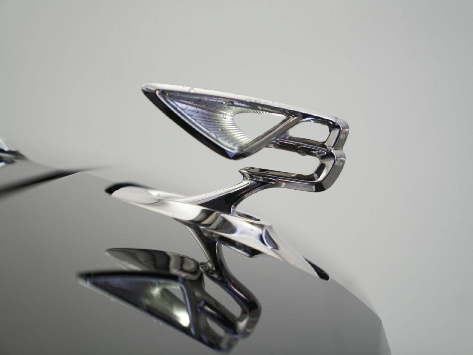Used 2023 Bentley Flying Spur V8 AWD/4WD image 4