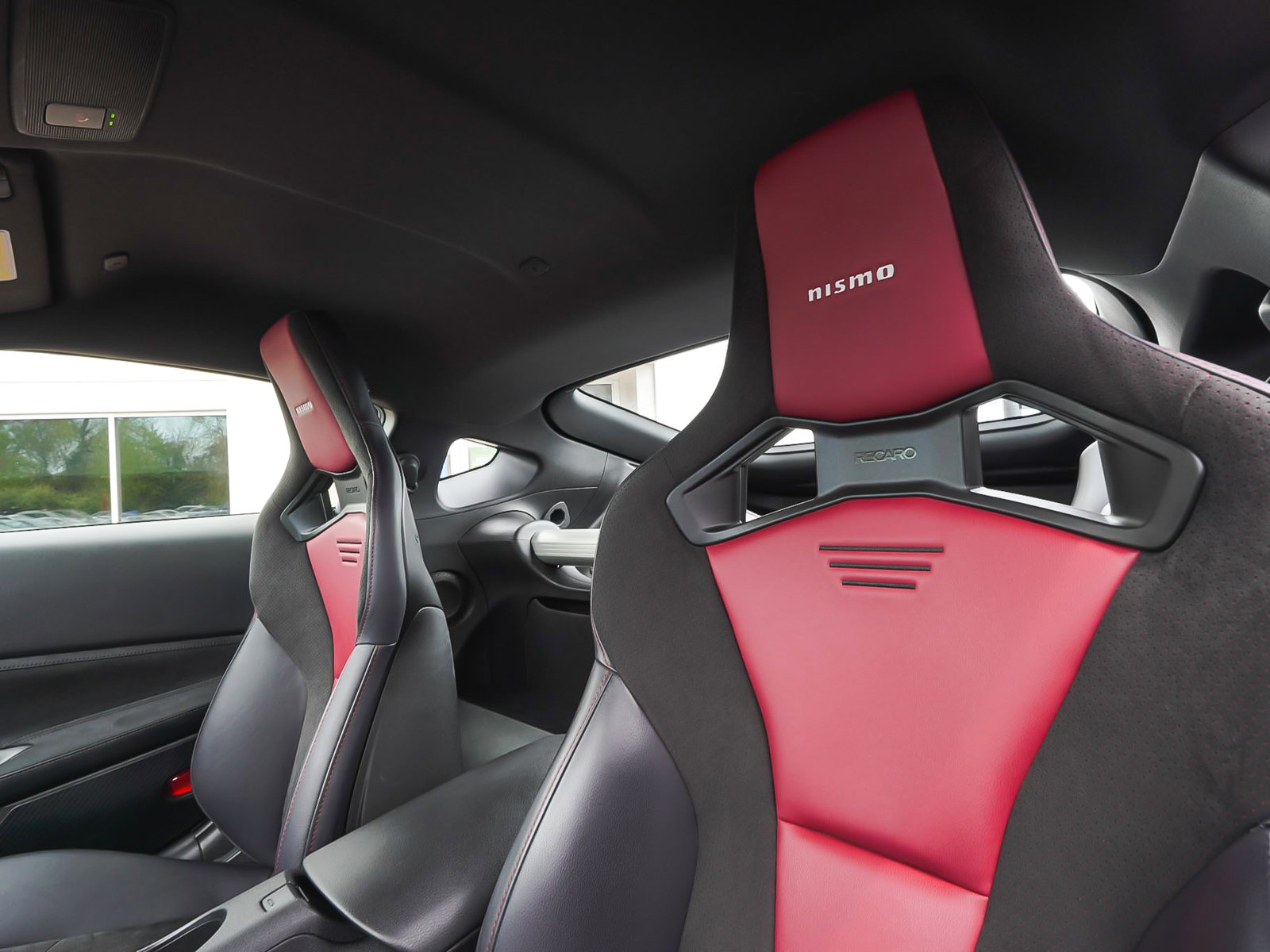 Used 2025 Nissan Z NISMO w/ Floor Mat Package RWD image 31