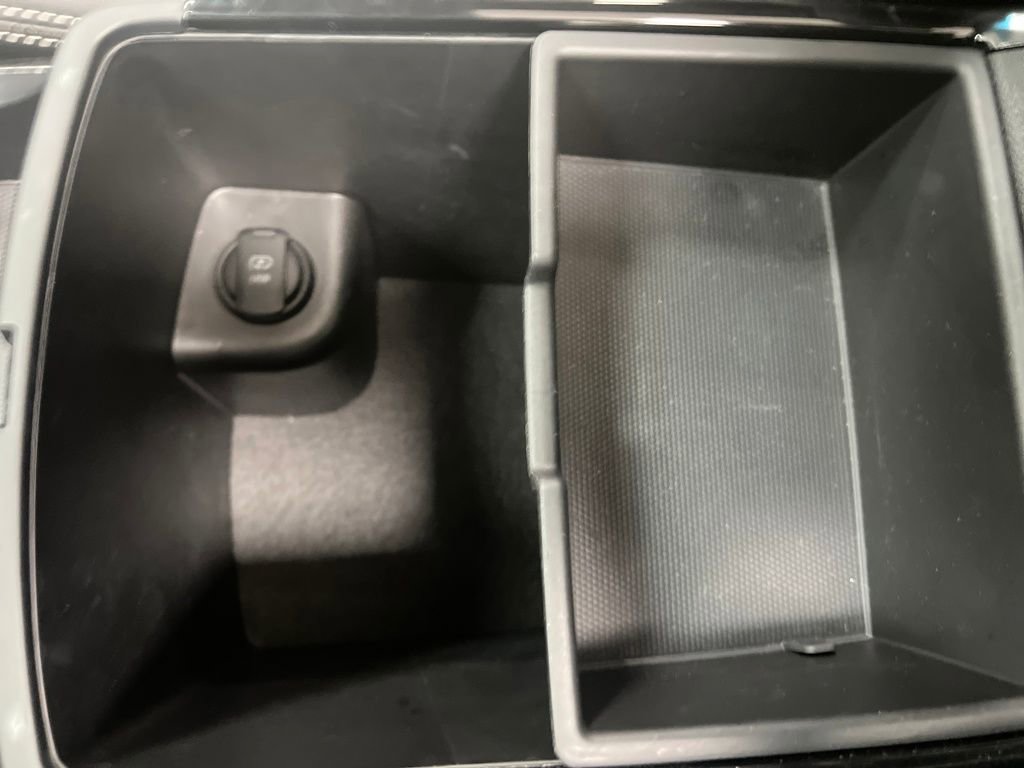 Used 2016 Kia Sorento SX image 31