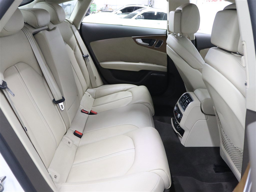 Used 2016 Audi A7 3.0T Prestige w/ Comfort Seating Package image 17
