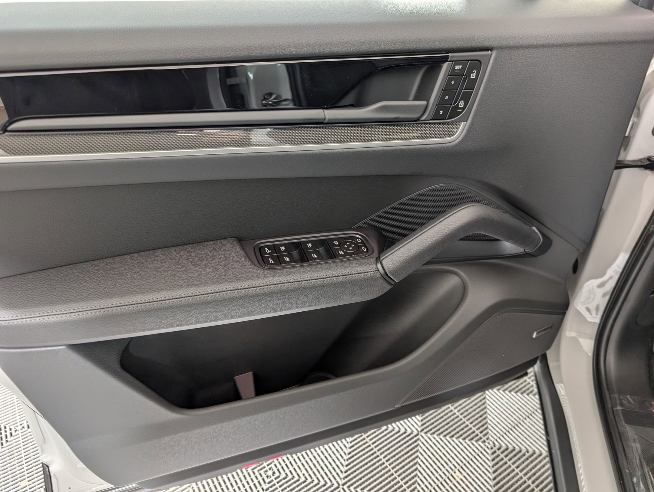 New 2026 Porsche Cayenne Coupe image 16