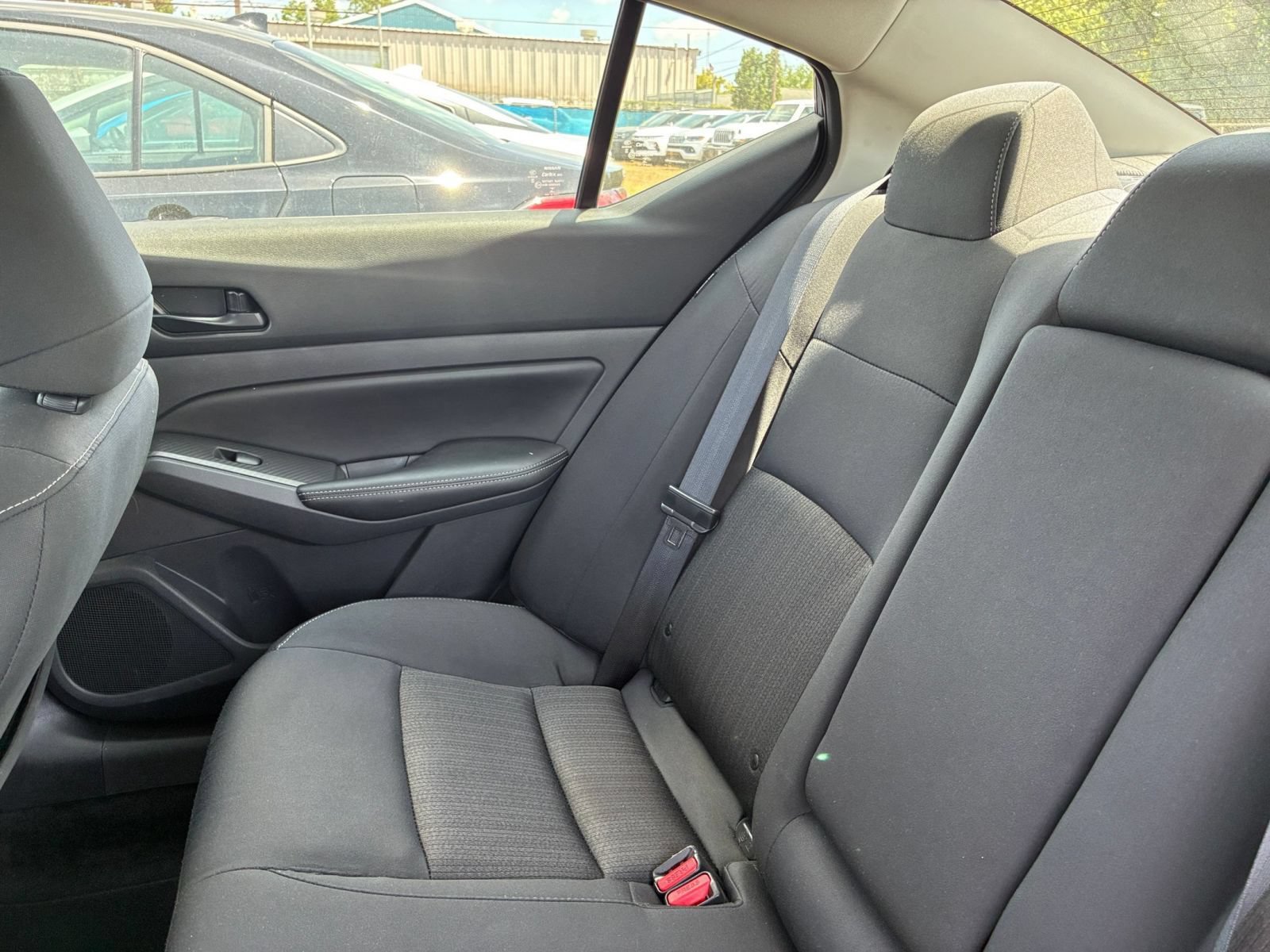 Used 2025 Nissan Altima 2.5 SV FWD image 37