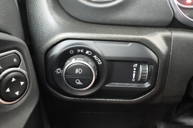 Used 2023 Jeep Gladiator Overland image 19