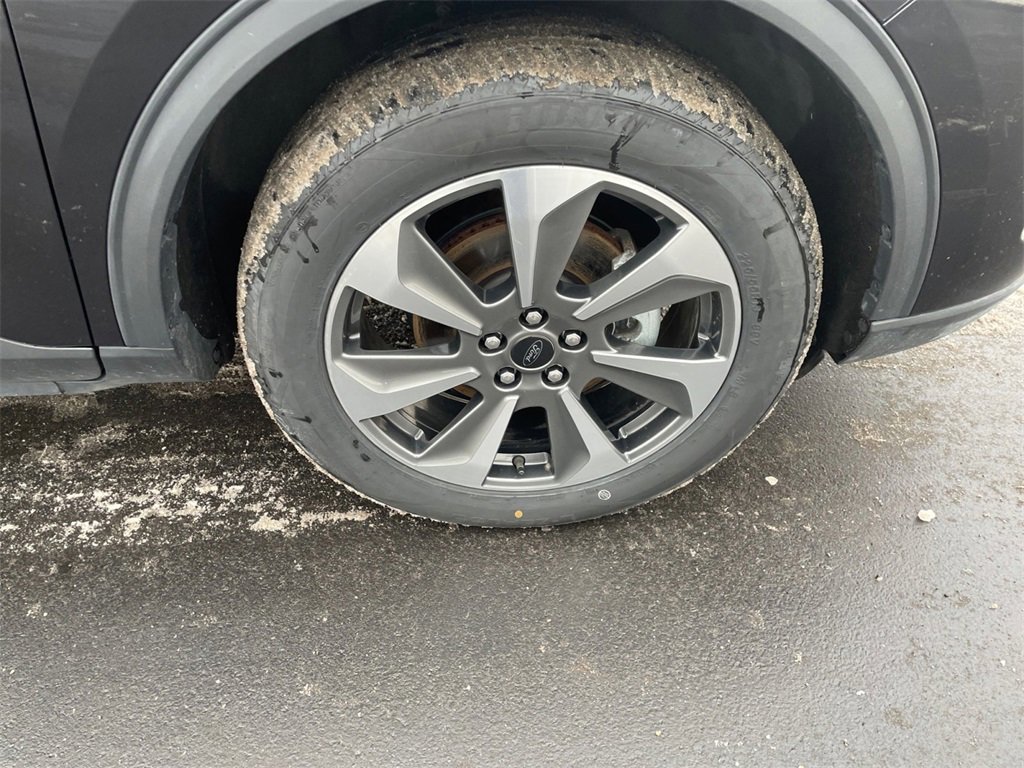 Used 2024 Ford Escape Platinum image 9