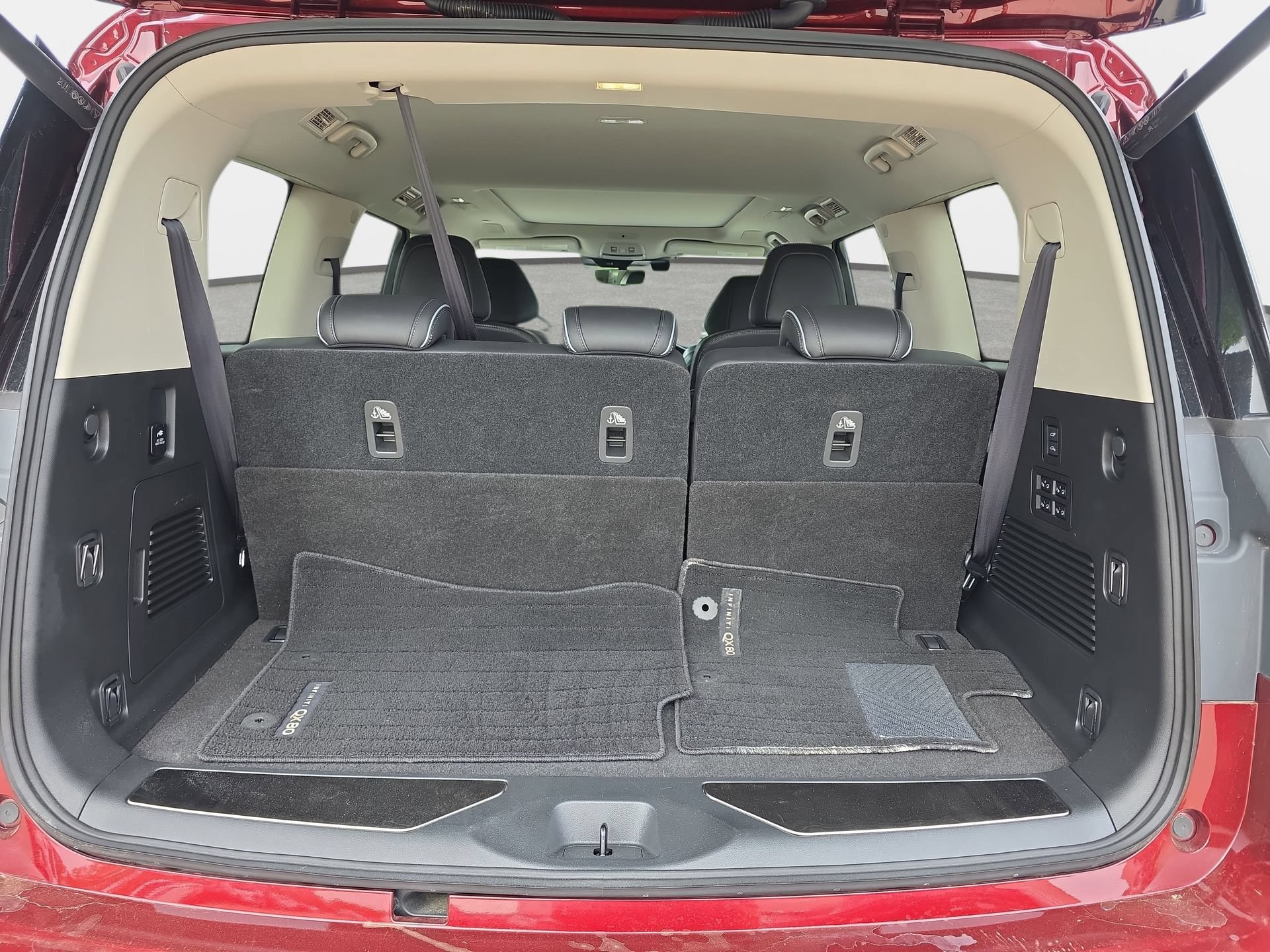 Certified 2025 INFINITI QX80 Sensory AWD/4WD image 12
