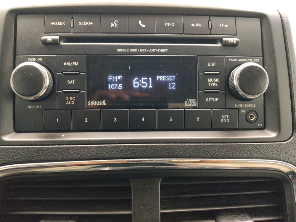Used 2016 Dodge Grand Caravan American Value Package w/ UConnect Hands-Free Group FWD image 25