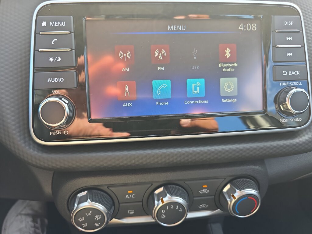 New 2025 Nissan Kicks Play S image 11