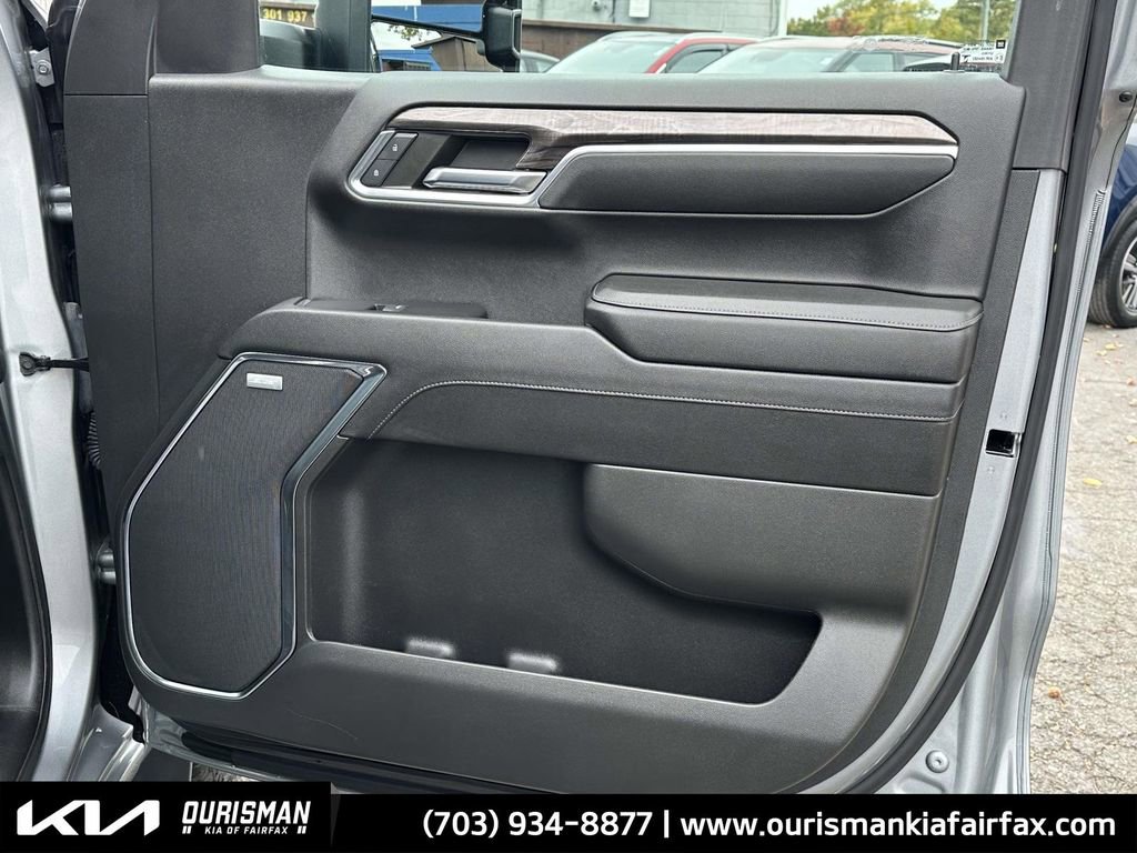 Used 2023 Chevrolet Silverado 1500 LTZ w/ LTZ Premium Package image 16