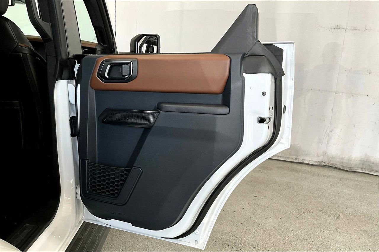 Used 2024 Ford Bronco Outer Banks image 23