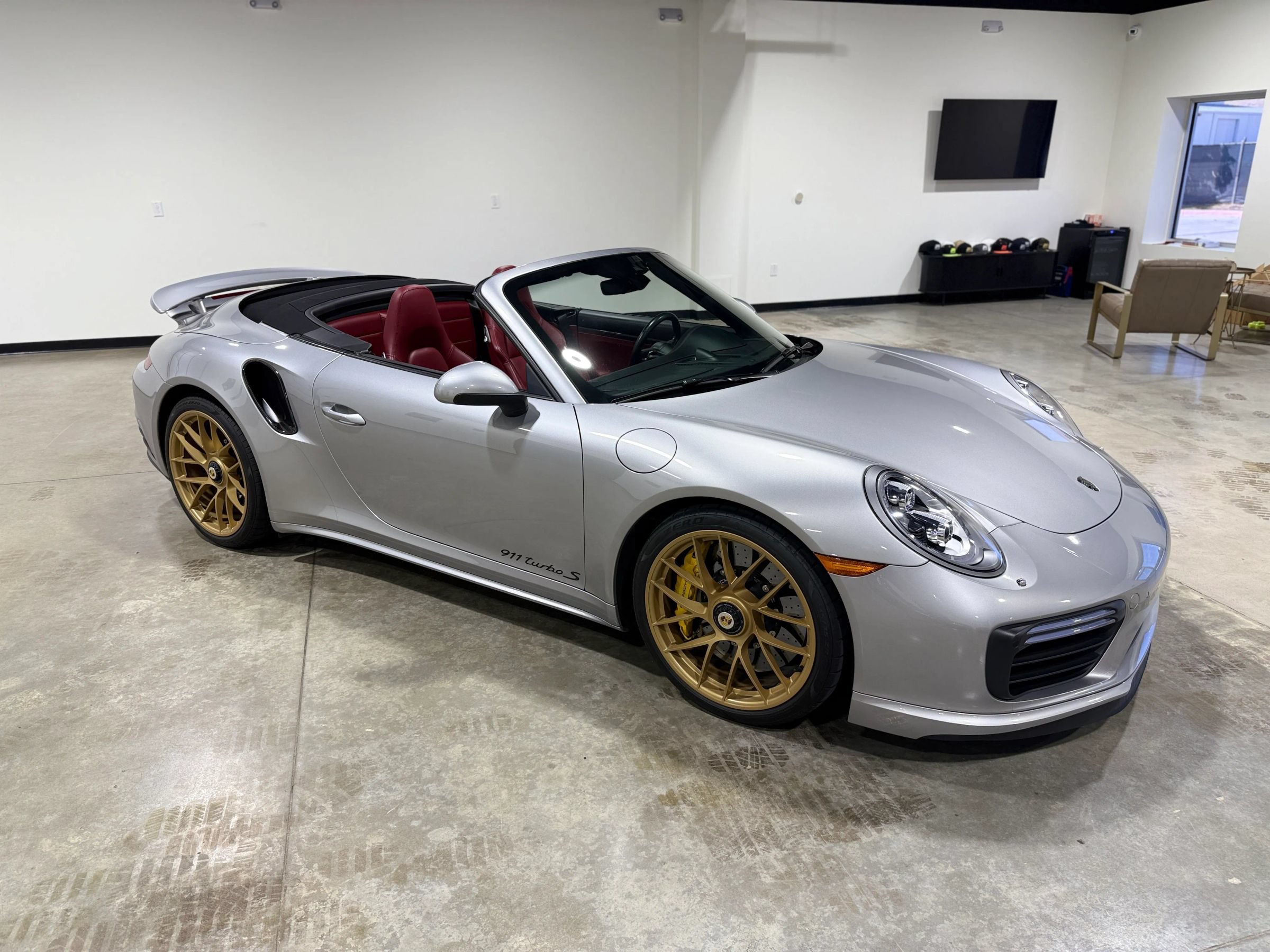 Used 2017 Porsche 911 Turbo S AWD/4WD image 5
