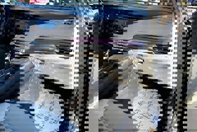 Used 2023 Cadillac XT4 Luxury w/ Cold Weather Package image 16