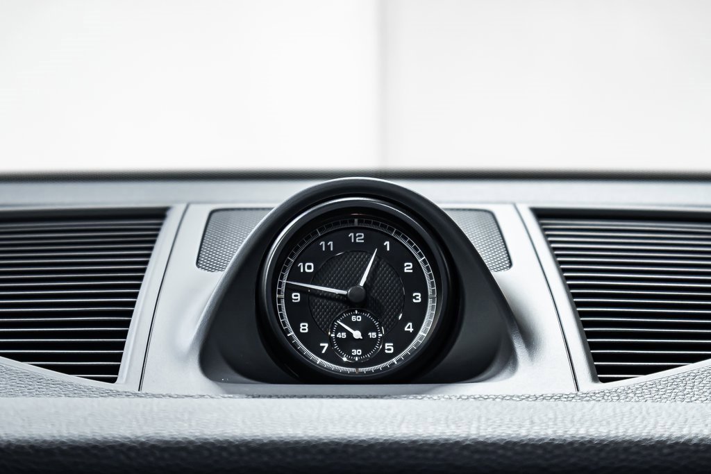 Certified 2025 Porsche Macan image 15