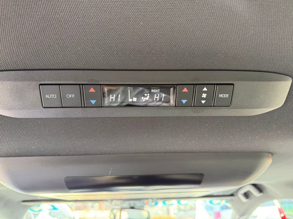 Used 2025 Toyota Sienna XSE w/ XSE Plus Package image 30