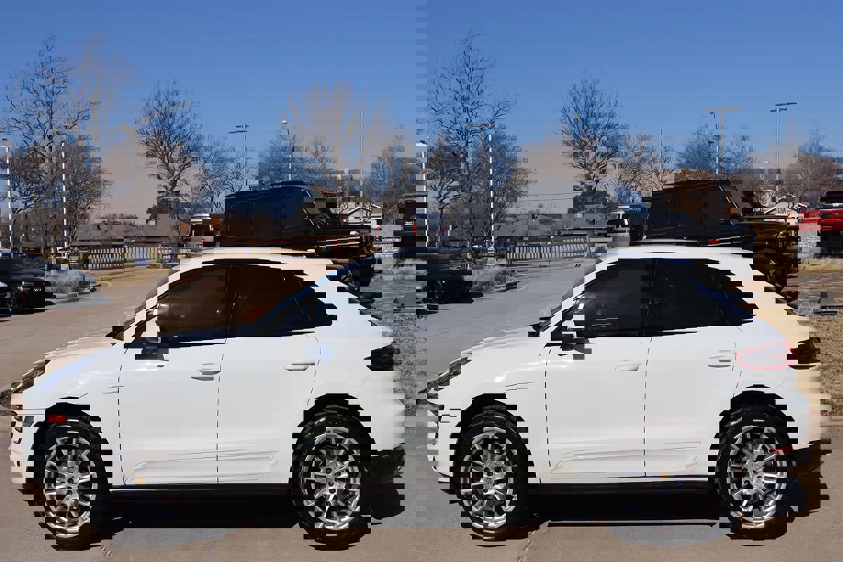 Used 2018 Porsche Macan image 7