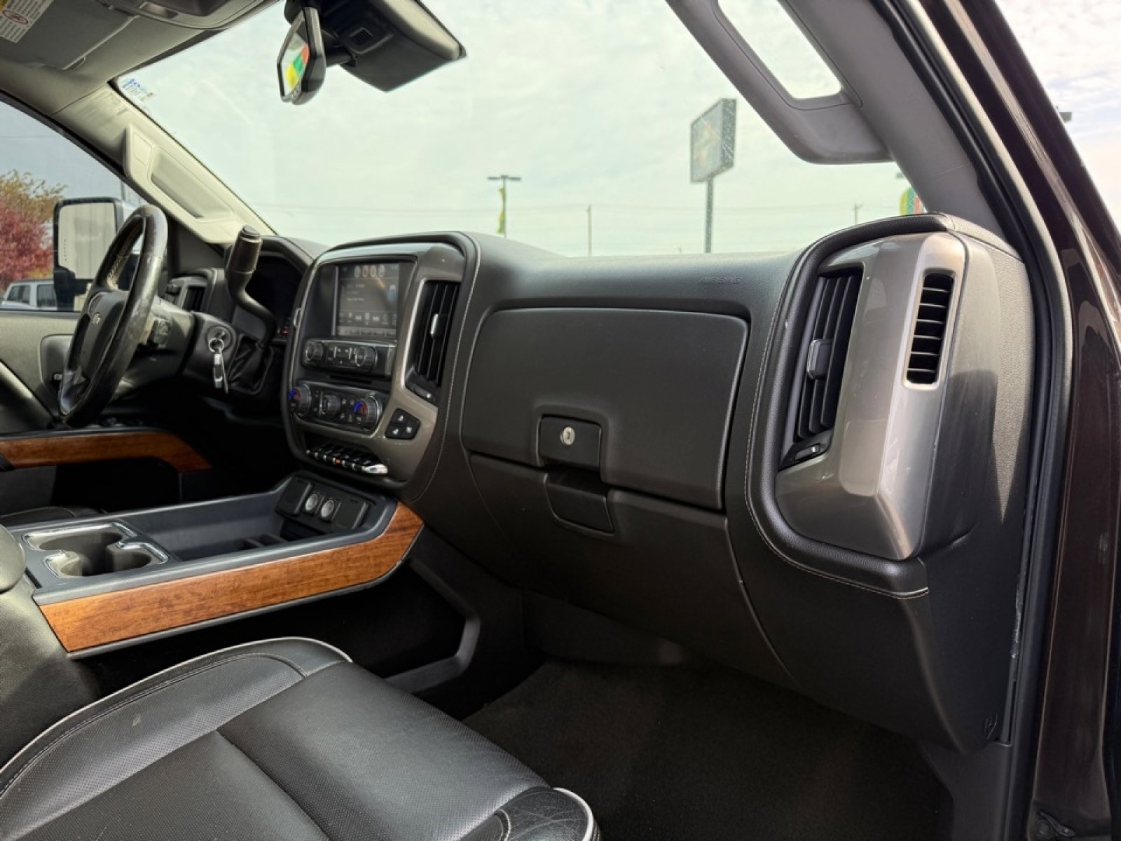 Used 2018 Chevrolet Silverado 2500 High Country image 12