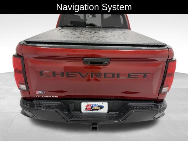 Used 2026 Chevrolet Colorado Z71 w/ Technology Package AWD/4WD image 4