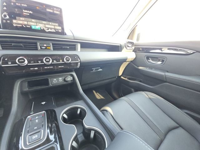 Used 2025 Honda Pilot Touring image 29