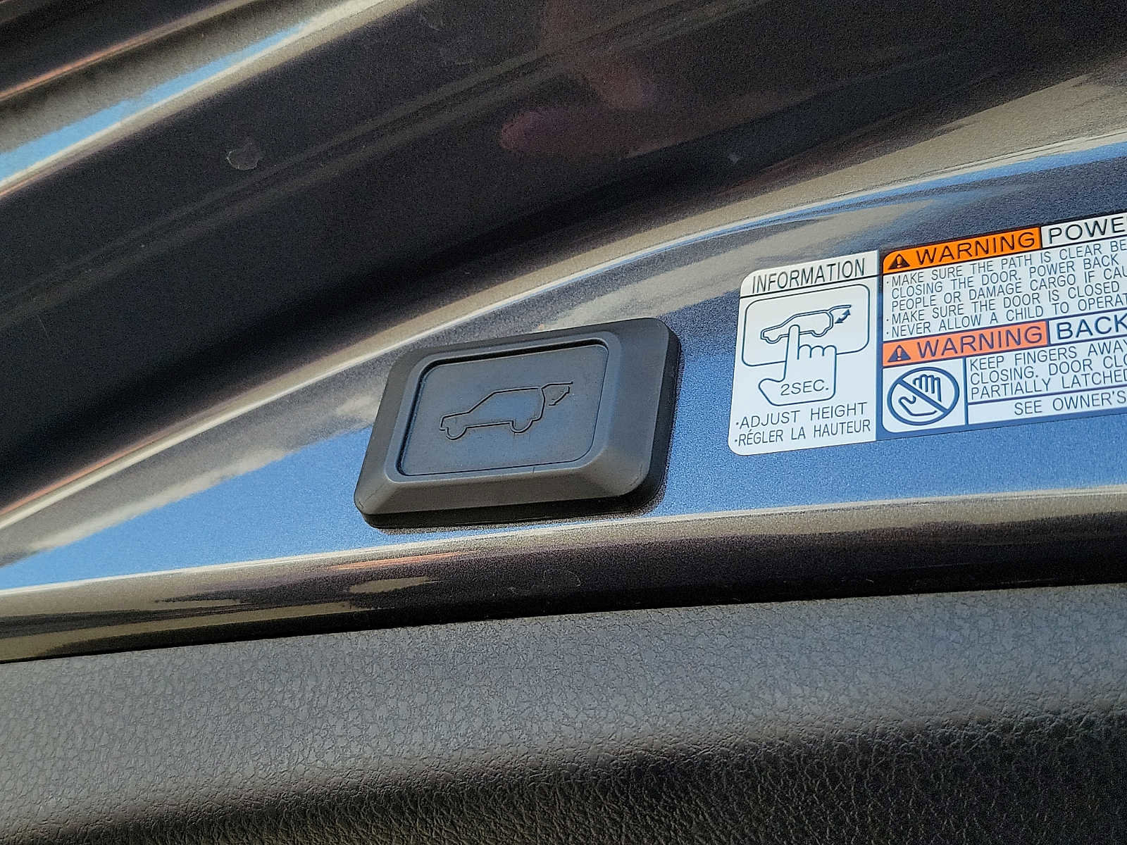 Used 2017 Toyota RAV4 SE image 30