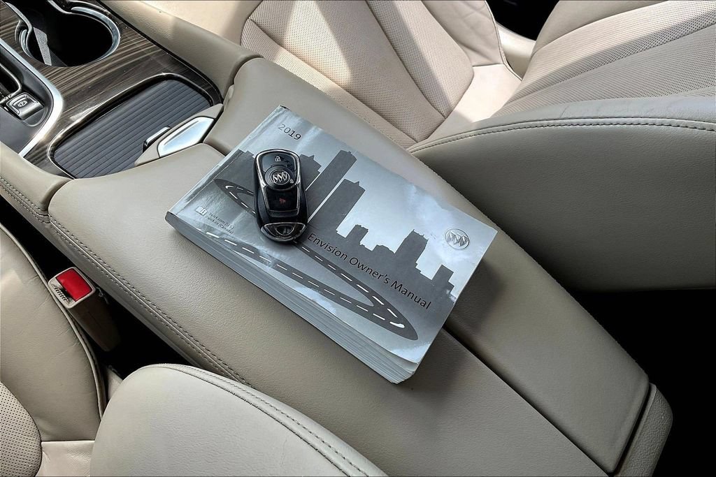 Used 2019 Buick Envision Essence FWD image 38