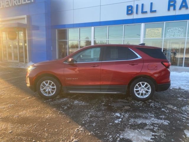 Used 2023 Chevrolet Equinox LT image 2