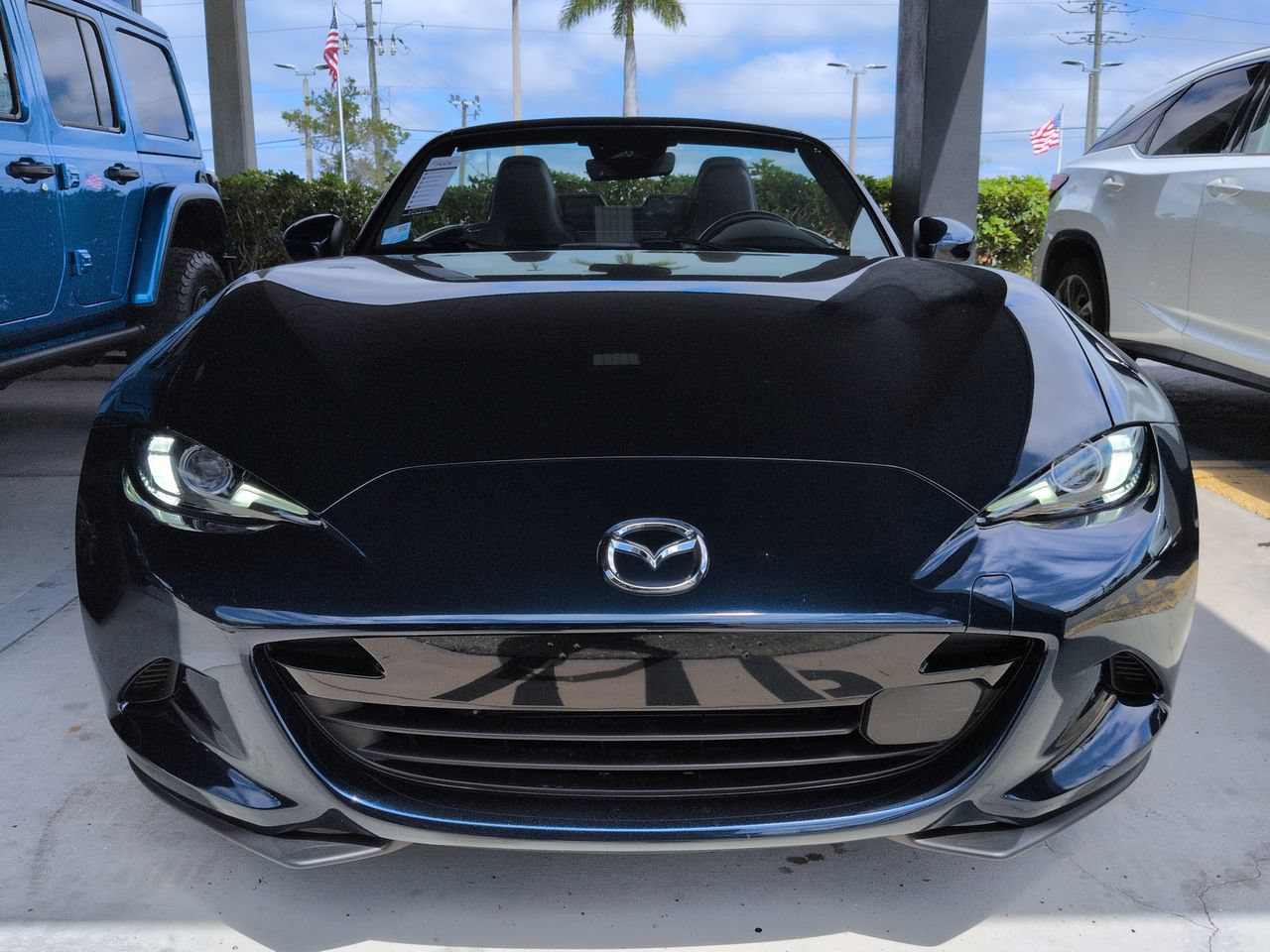 Used 2025 MAZDA MX-5 Miata Grand Touring w/ Weather Package RWD image 3