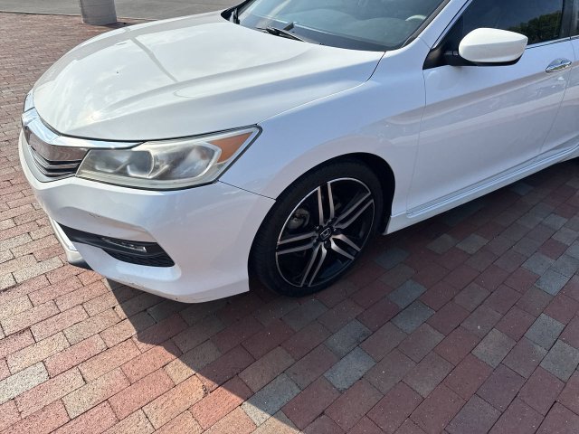 Used 2017 Honda Accord Sport Special Edition image 2