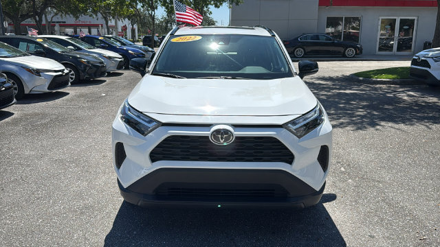 Used 2022 Toyota RAV4 XLE FWD image 2