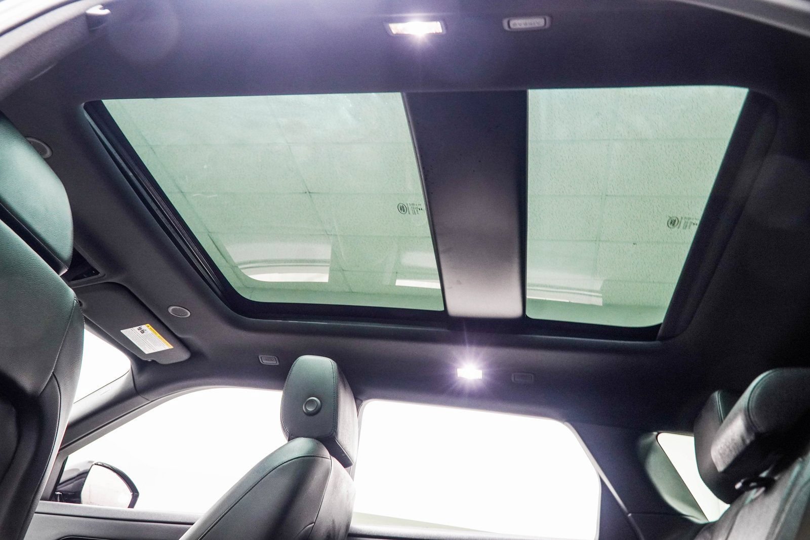 Used 2024 Land Rover Range Rover Evoque Dynamic SE AWD/4WD image 42