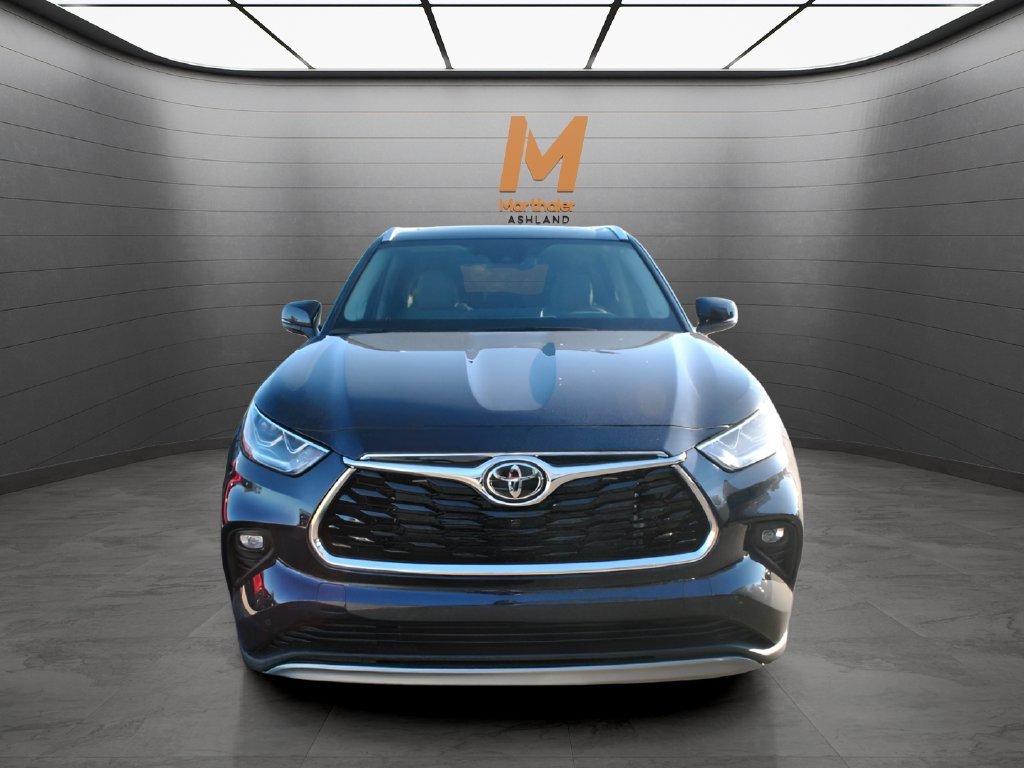 New 2026 Toyota Highlander Platinum AWD/4WD image 2