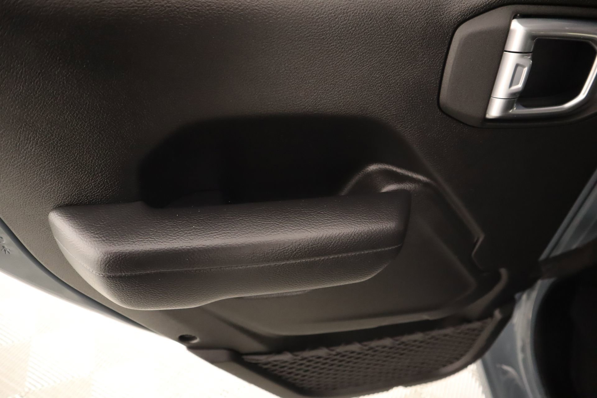 Used 2025 Jeep Wrangler Sport S image 16