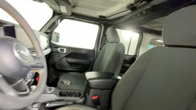 Used 2024 Jeep Wrangler Unlimited w/ Convenience Group AWD/4WD image 20
