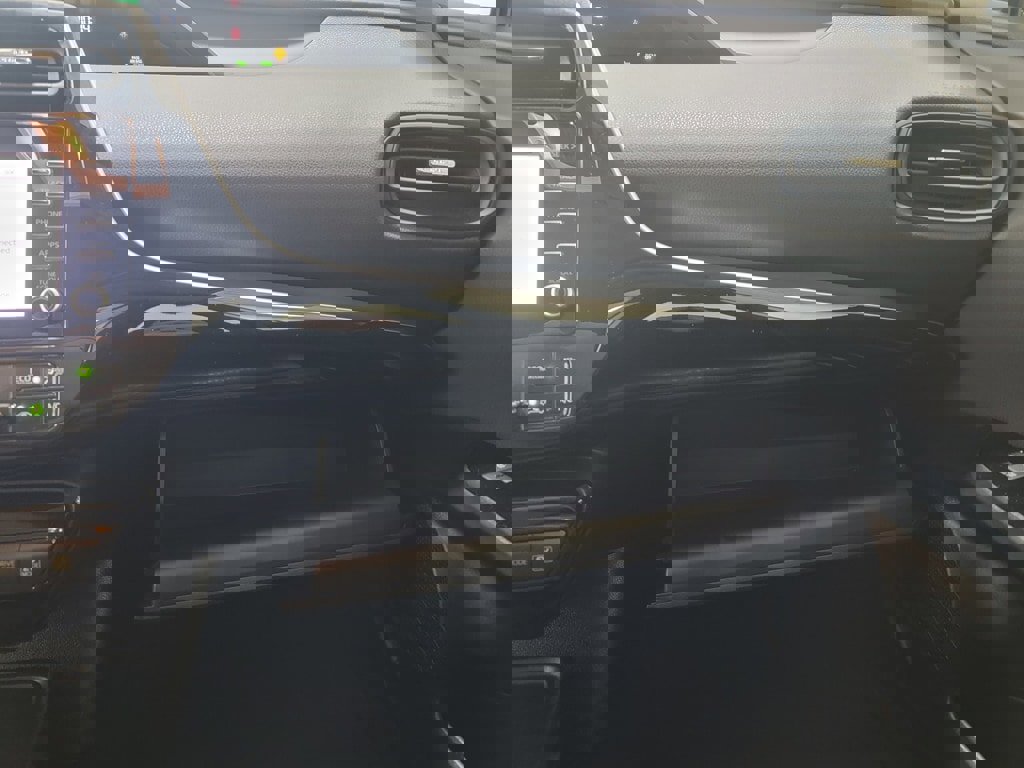 Used 2020 Toyota Prius LE image 17