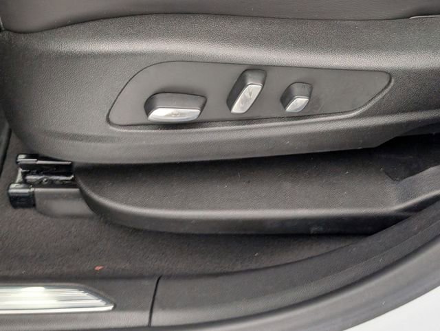 Used 2025 Cadillac XT5 Premium Luxury image 15