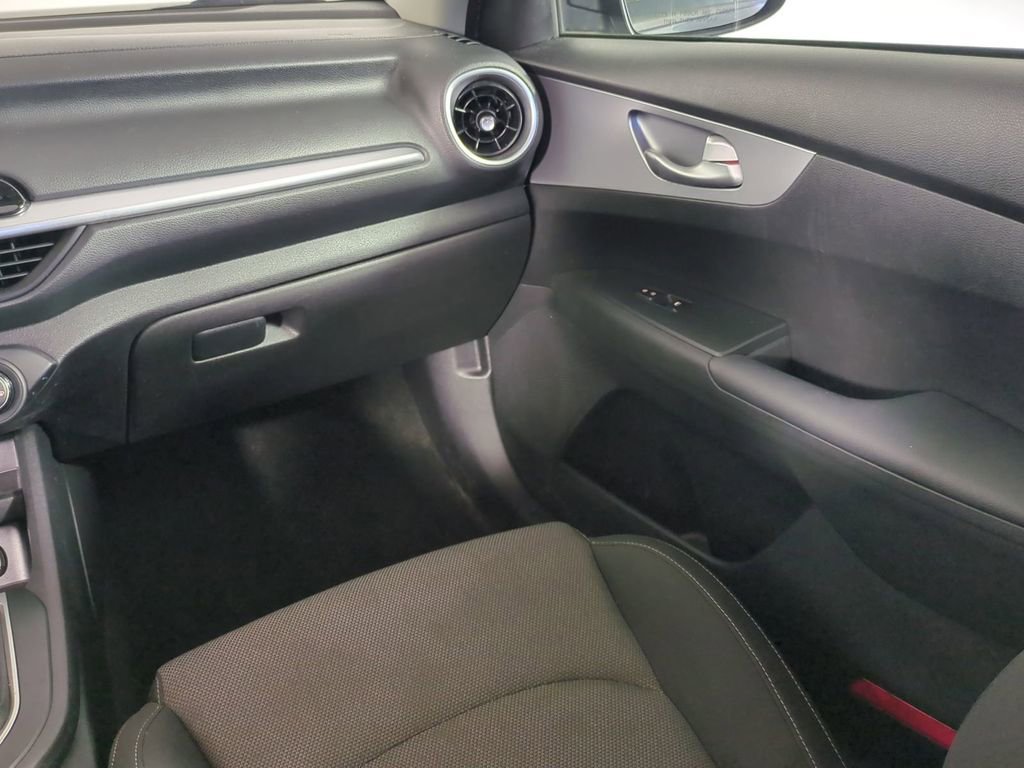 Used 2023 Kia Forte LXS FWD image 17