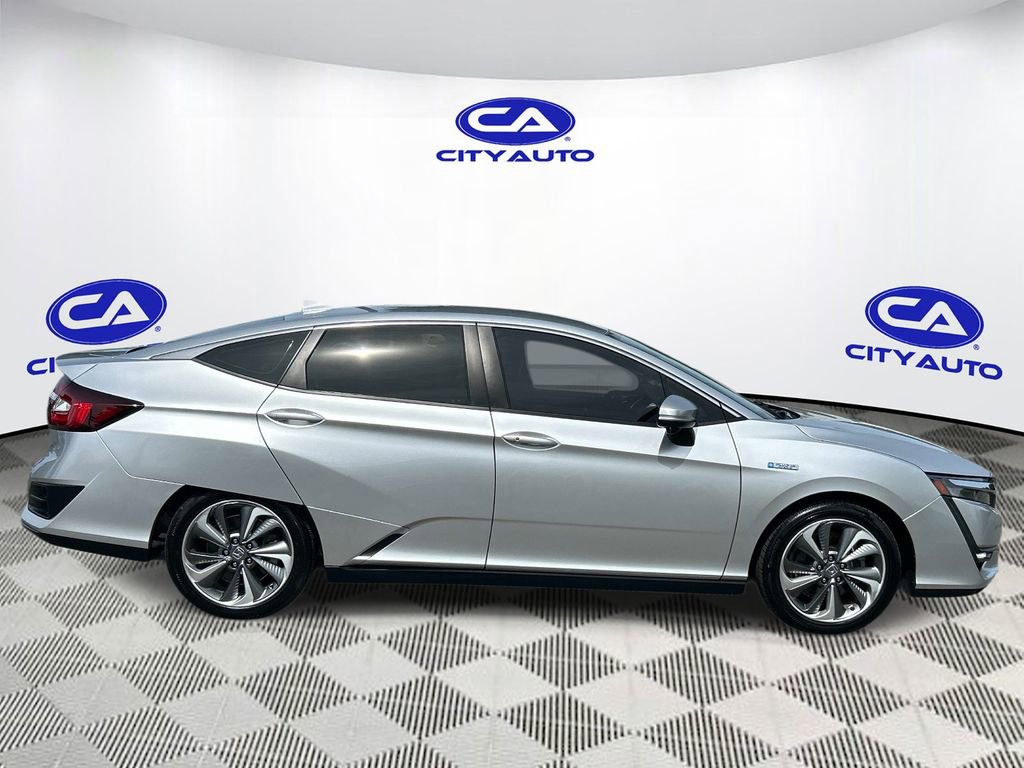 Used 2018 Honda Clarity Touring image 2