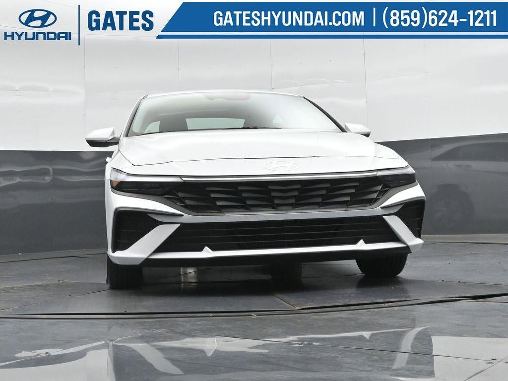 New 2025 Hyundai Elantra SE FWD image 38